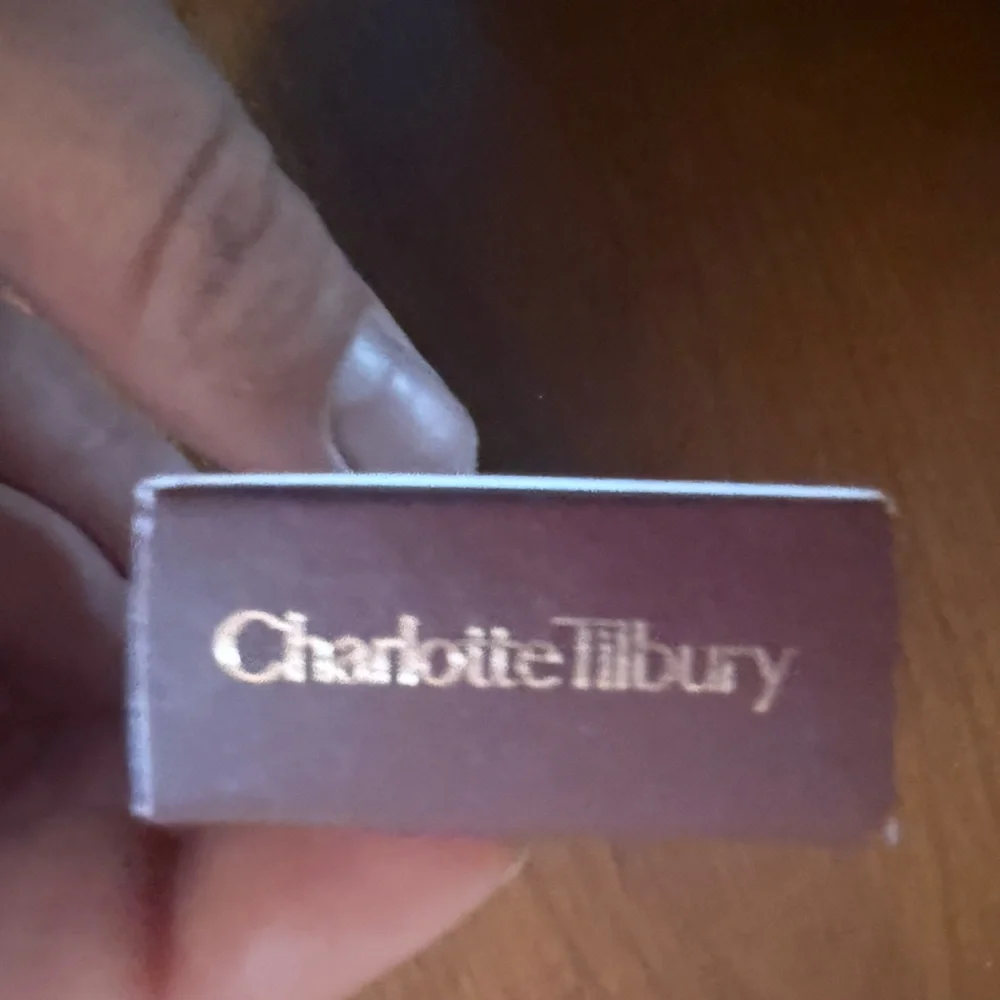 ❤️ 3/$25 CHARLOTTE TILBURY MATTE REVOLUTION DELUXE LIPSTICK - PILLOW TALK
